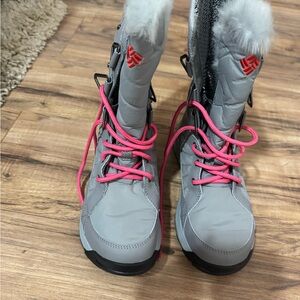 Columbia Gray Winter Boots with Pink Laces NWOT